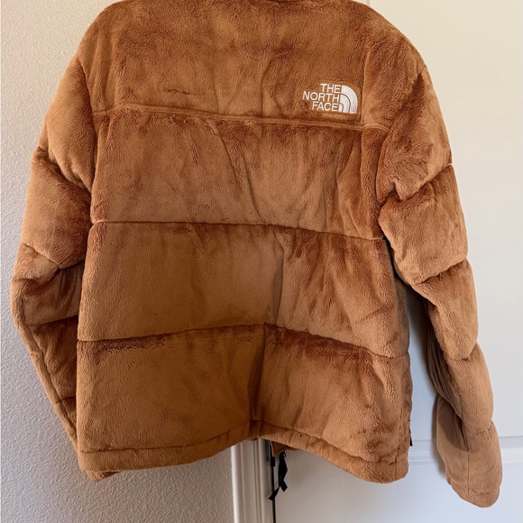 The North Face Unisex Velour Puffer Jacket - Picture 14 of 15